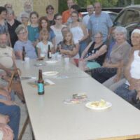 1ère-des-habitants-reunis-pour-un-moment-collectif-rare-deux-autres-rencontres-sont-prevues-cet-ete-1521731564